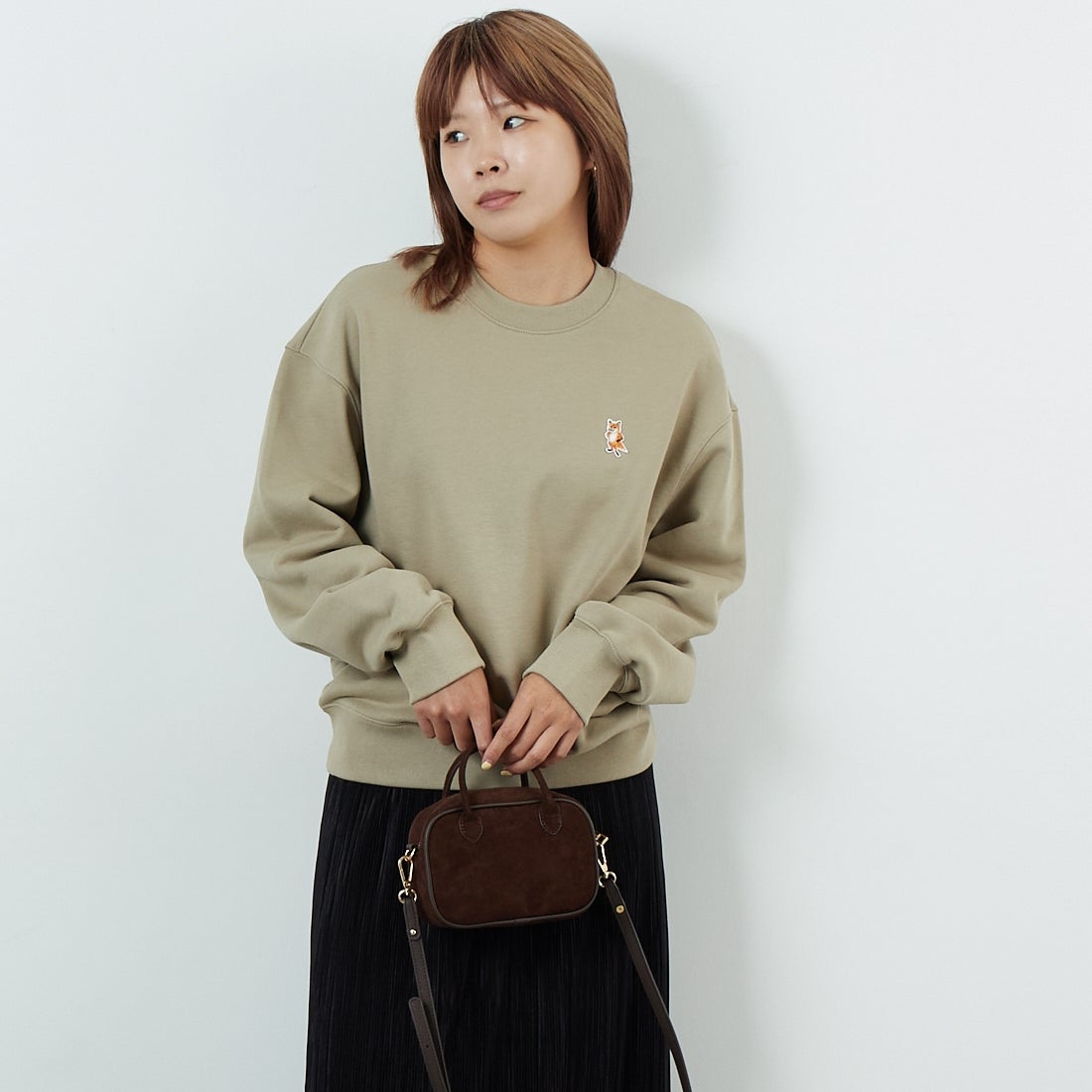 MAISON KITSUNE [メゾン キツネ] スタンディングフォックス コンフォートスウェット [PM00311KM0341] 0302 C.BEI &&モデル身長：167cm 着用サイズ：XS&&