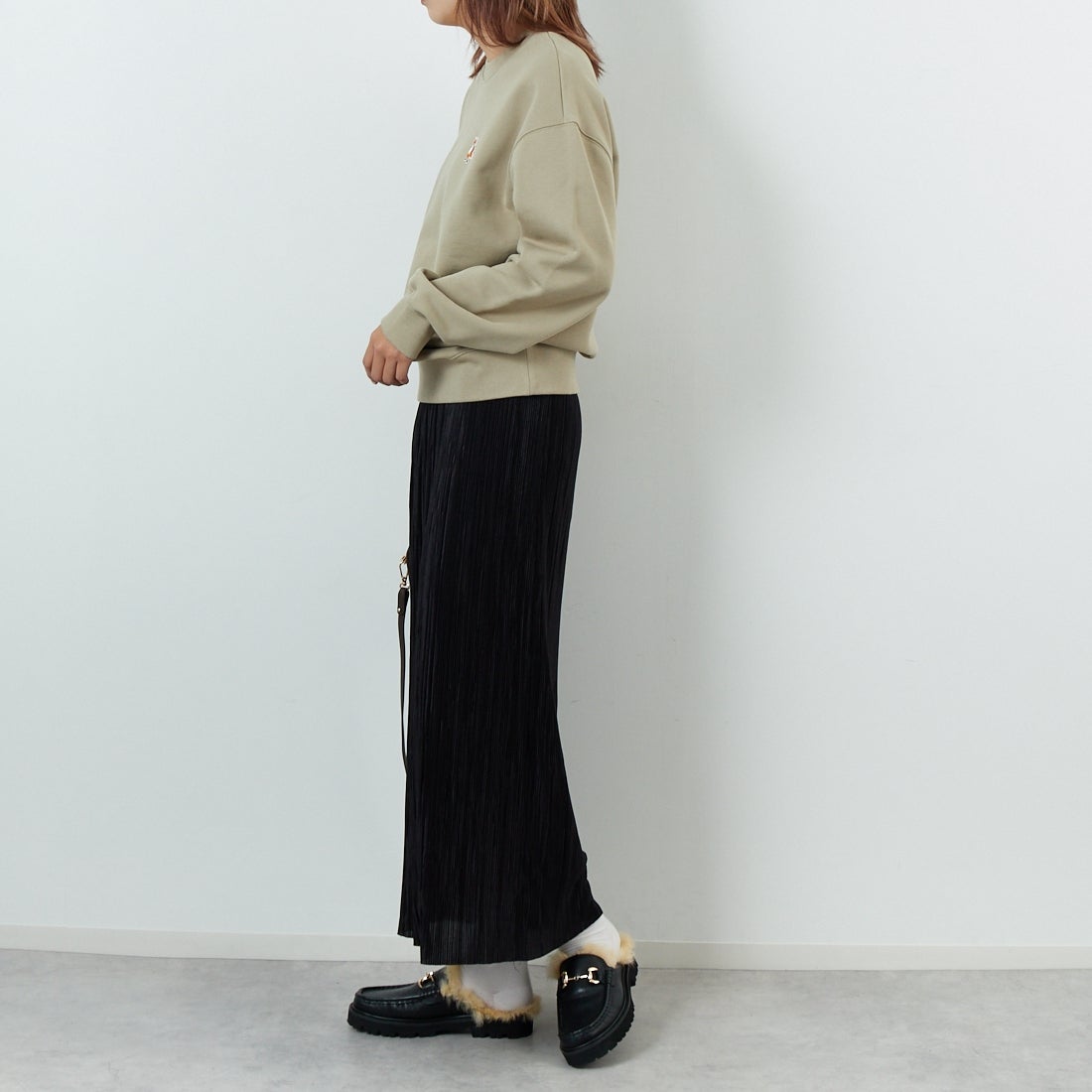 MAISON KITSUNE [メゾン キツネ] スタンディングフォックス コンフォートスウェット [PM00311KM0341] 0302 C.BEI &&モデル身長：167cm 着用サイズ：XS&&