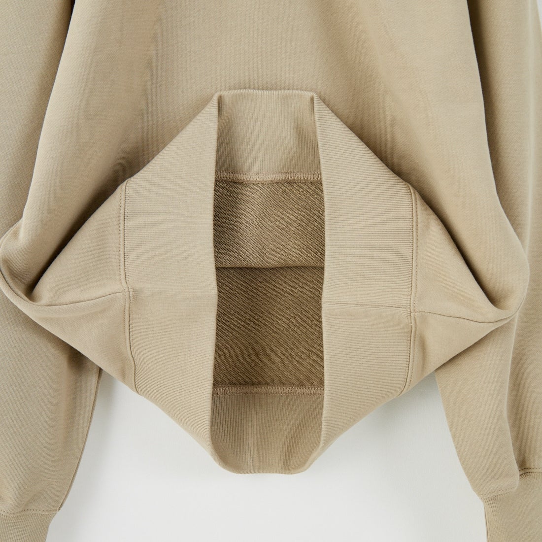 MAISON KITSUNE [メゾン キツネ] スタンディングフォックス コンフォートスウェット [PM00311KM0341] 0302 C.BEI