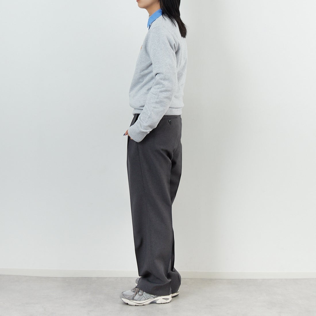 MAISON KITSUNE [メゾン キツネ] フォックスヘッド レギュラースウェット [PM00303KM0340] H120 LT.GR &&モデル身長：167cm 着用サイズ：XS&&