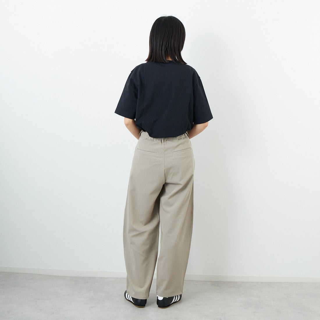 MAISON KITSUNE [メゾン キツネ] パーティーフォックス コンフォートTシャツ [PM00116KJ7025] P199 BLACK &&モデル身長：162cm 着用サイズ：XS&&