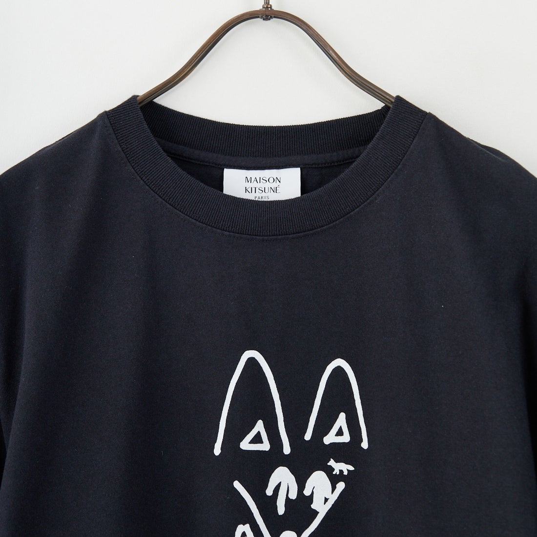 MAISON KITSUNE [メゾン キツネ] パーティーフォックス コンフォートTシャツ [PM00116KJ7025] P199 BLACK