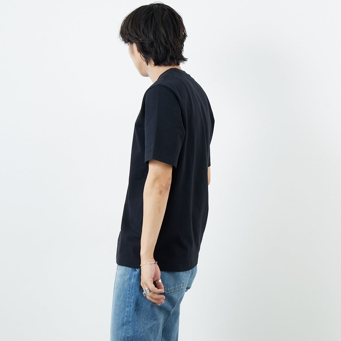 MAISON KITSUNE [メゾン キツネ] パーティーフォックス コンフォートTシャツ [PM00116KJ7025] P199 BLACK &&モデル身長：179cm 着用サイズ：S&&