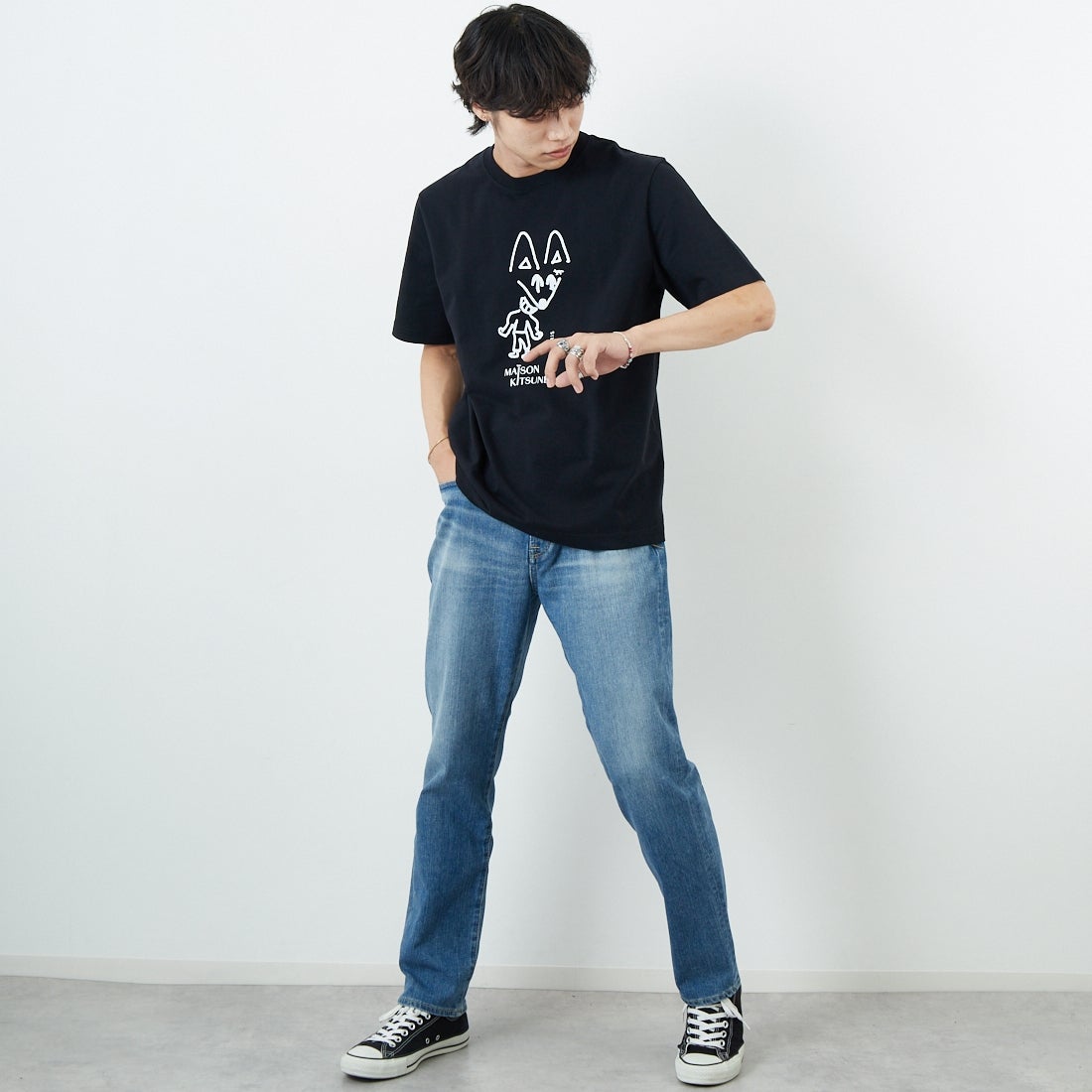 MAISON KITSUNE [メゾン キツネ] パーティーフォックス コンフォートTシャツ [PM00116KJ7025] P199 BLACK &&モデル身長：179cm 着用サイズ：S&&