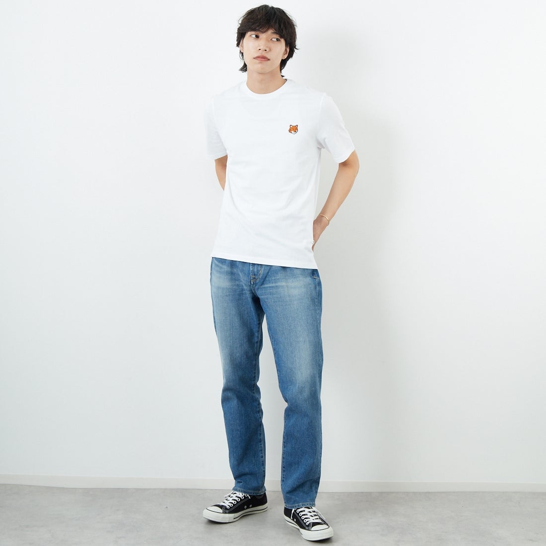 MAISON KITSUNE [メゾン キツネ] フォックスヘッド レギュラーTシャツ [PM00107KJ7026]  P100 WHITE &&モデル身長：179cm 着用サイズ：S&&