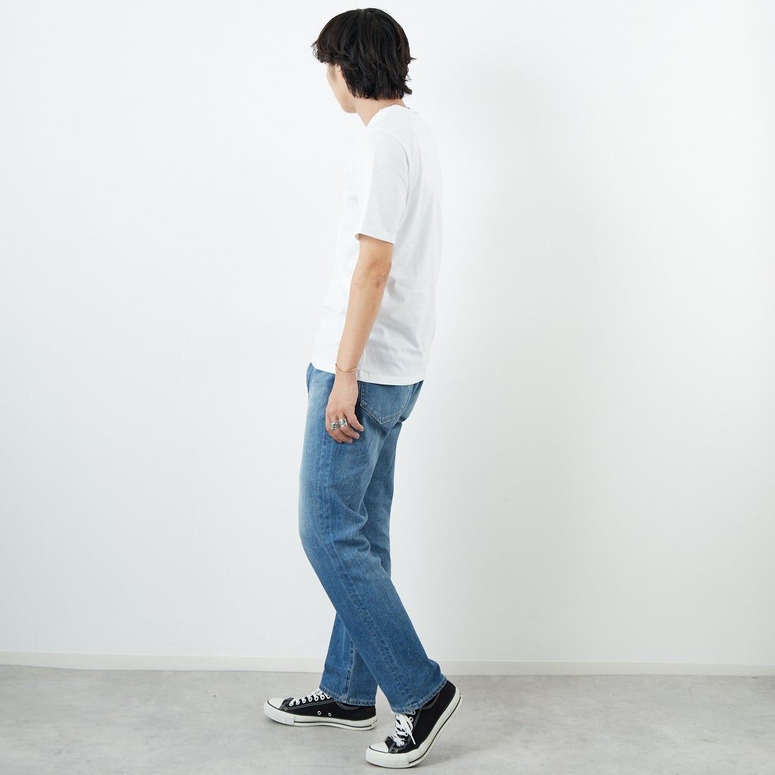 MAISON KITSUNE [メゾン キツネ] フォックスヘッド レギュラーTシャツ [PM00107KJ7026]  P100 WHITE &&モデル身長：179cm 着用サイズ：S&&