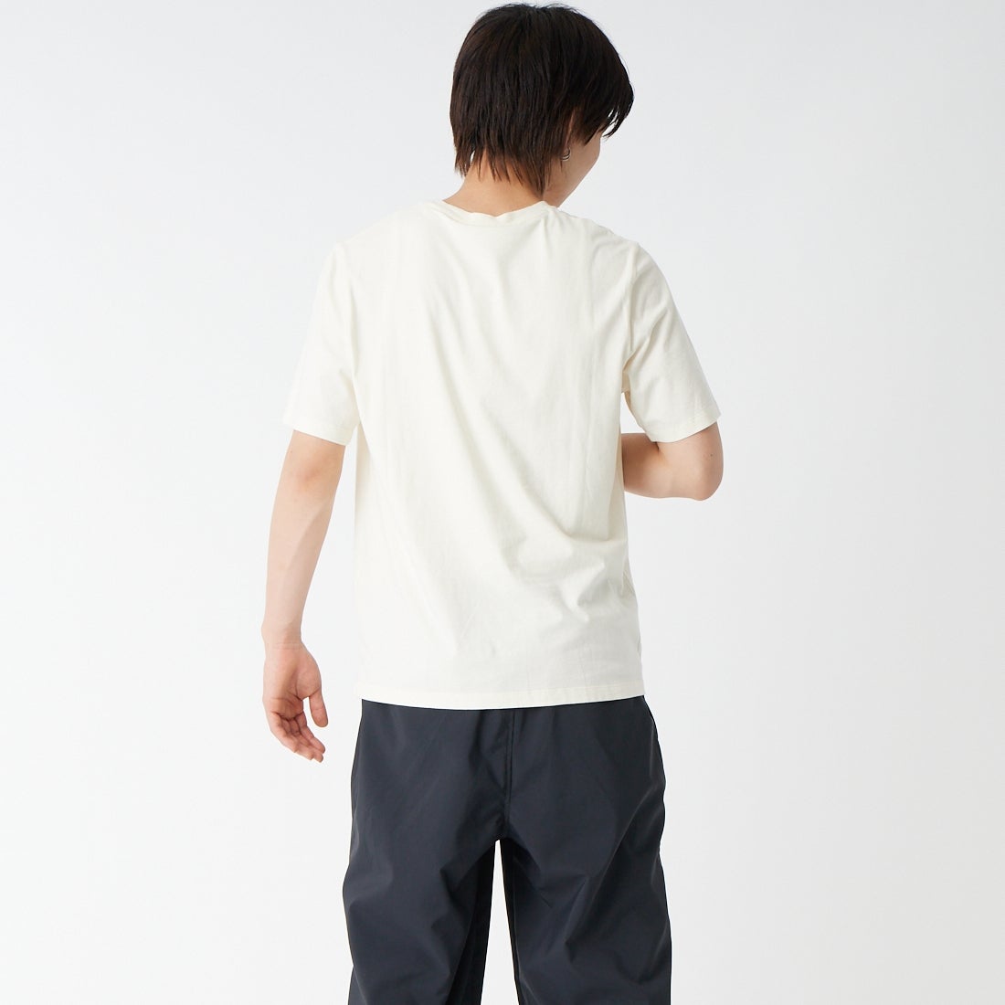 MAISON KITSUNE [メゾン キツネ] フォックスヘッド レギュラーTシャツ [PM00107KJ7026]  0063 NOBLE &&モデル身長：177cm 着用サイズ：S&&