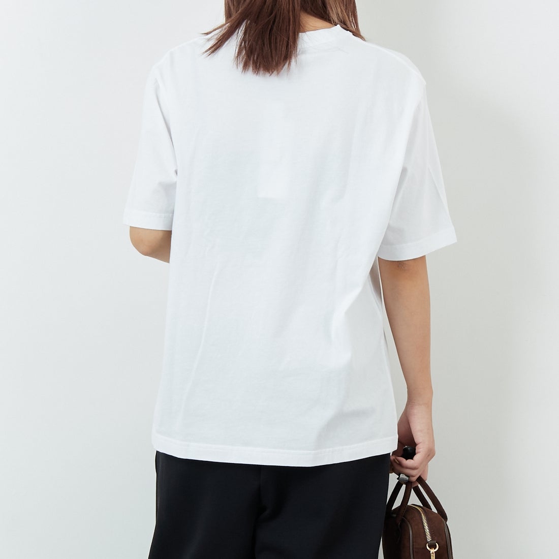 MAISON KITSUNE [メゾン キツネ] スタンディングフォックス コンフォートTシャツ [PM00123KJ7026] P100 WHITE &&モデル身長：167cm 着用サイズ：XS&&
