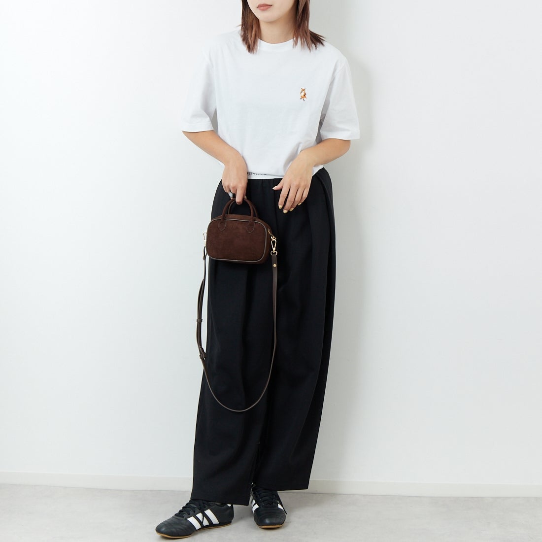 MAISON KITSUNE [メゾン キツネ] スタンディングフォックス コンフォートTシャツ [PM00123KJ7026] P100 WHITE &&モデル身長：167cm 着用サイズ：XS&&