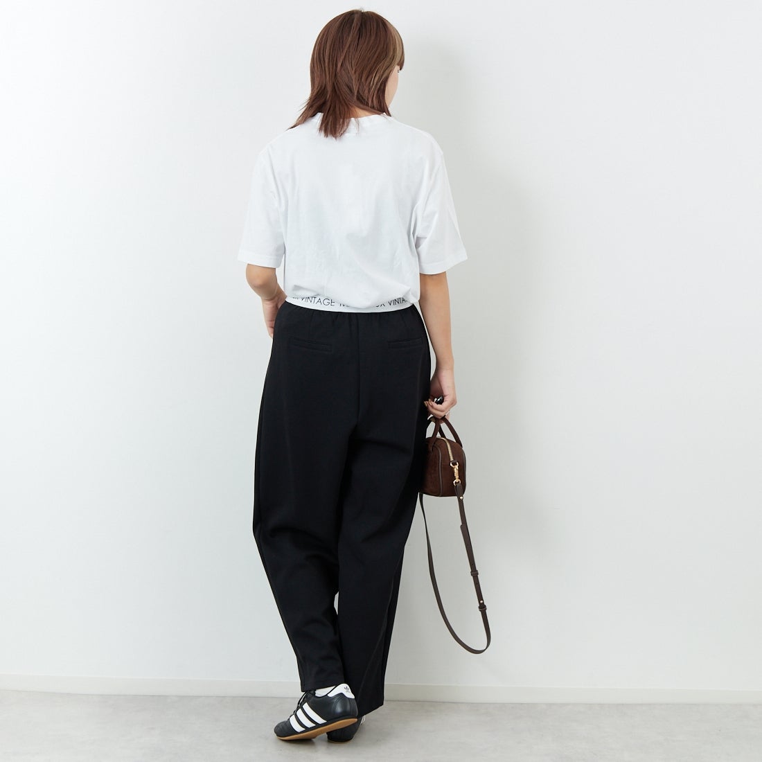 MAISON KITSUNE [メゾン キツネ] スタンディングフォックス コンフォートTシャツ [PM00123KJ7026] P100 WHITE &&モデル身長：167cm 着用サイズ：XS&&