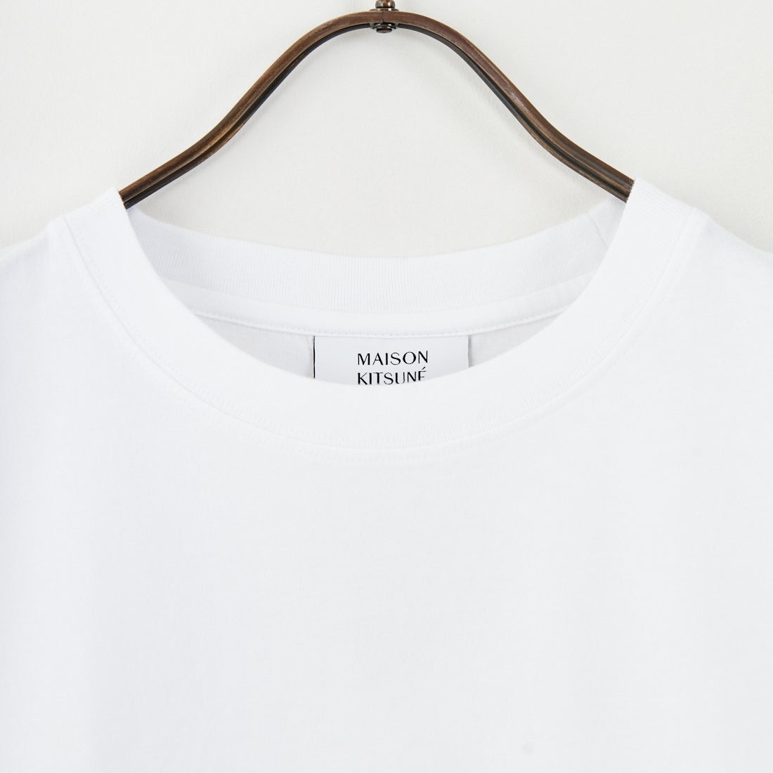 MAISON KITSUNE [メゾン キツネ] スタンディングフォックス コンフォートTシャツ [PM00123KJ7026] P100 WHITE