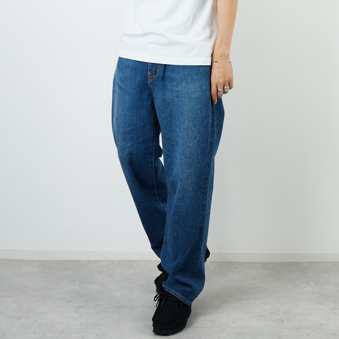 YANUK [ヤヌーク] PREMIUM2 ワイドストレート ROOMY/ルーミー [57251003] PBL &&モデル身長：179cm 着用サイズ：L&&