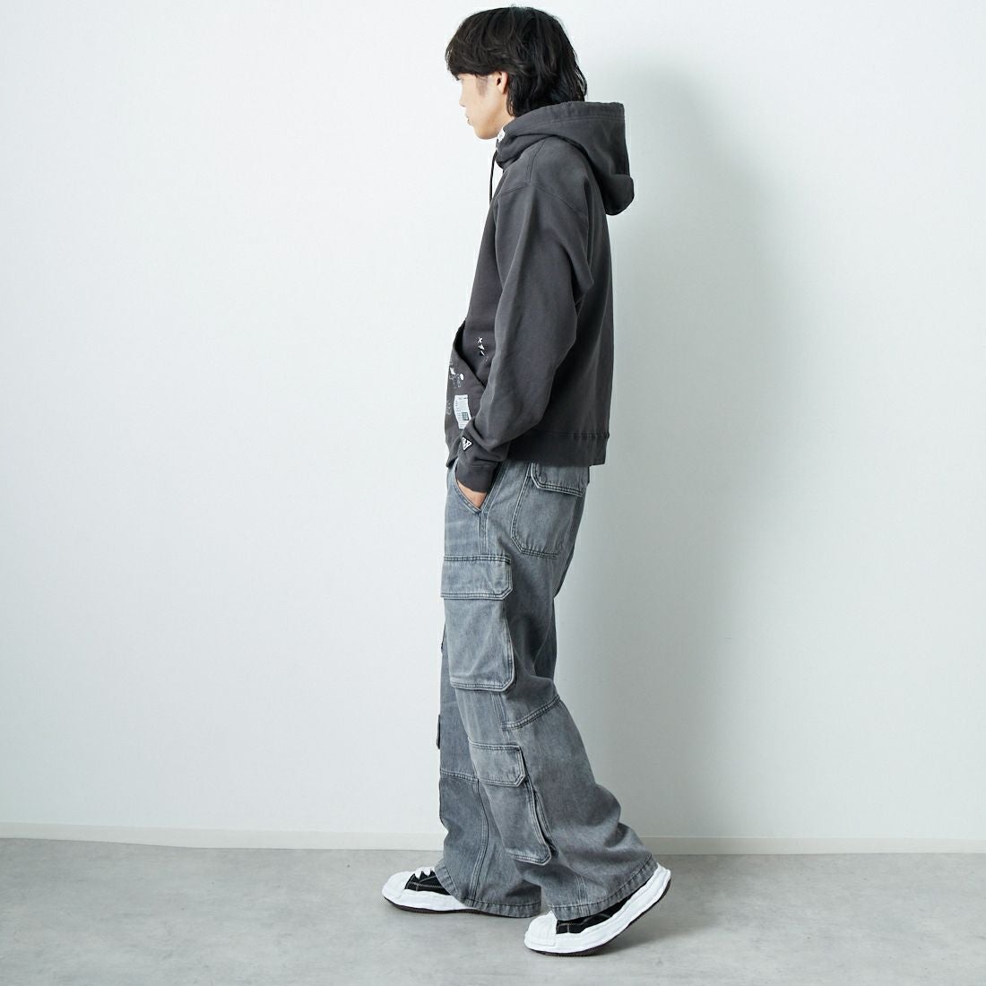 Maison MIHARA YASUHIRO [メゾン ミハラヤスヒロ] エンベリッシュド ダメージフーディ [J15HD722] BLACK &&モデル身長：179cm 着用サイズ：44&&