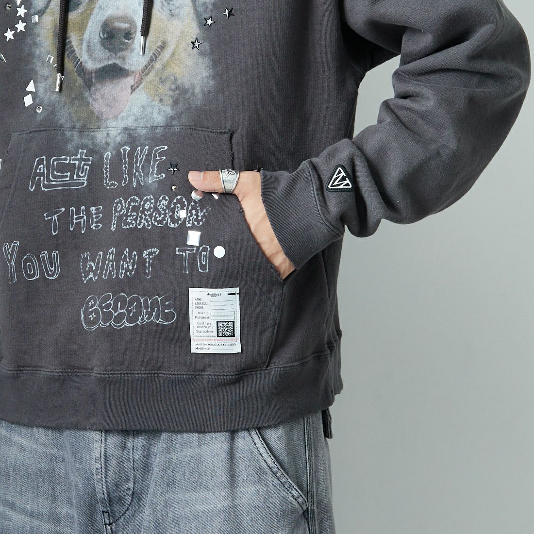 Maison MIHARA YASUHIRO [メゾン ミハラヤスヒロ] エンベリッシュド ダメージフーディ [J15HD722] BLACK &&モデル身長：179cm 着用サイズ：44&&