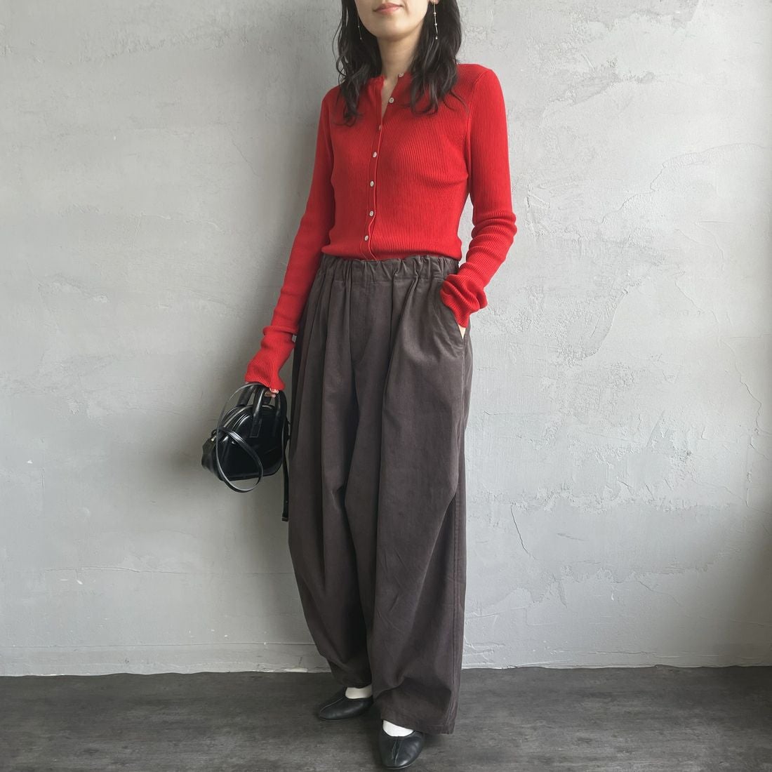 mizuiro ind [ミズイロインド] 別注 コーデュロイワイドパンツ [50053-JF] BROWN &&モデル身長：160cm 着用サイズ：F&&