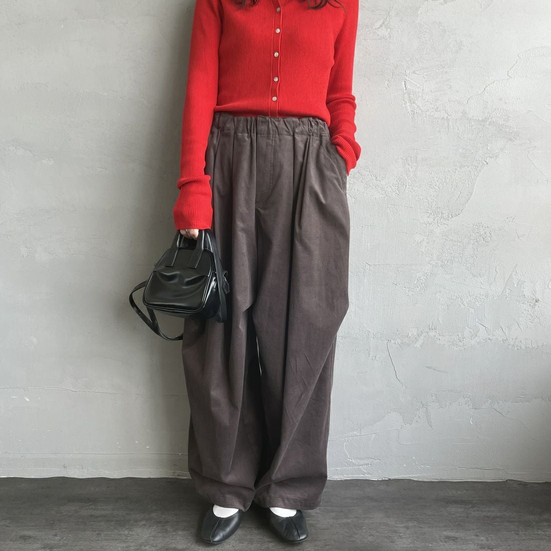 mizuiro ind [ミズイロインド] 別注 コーデュロイワイドパンツ [50053-JF] BROWN &&モデル身長：160cm 着用サイズ：F&&