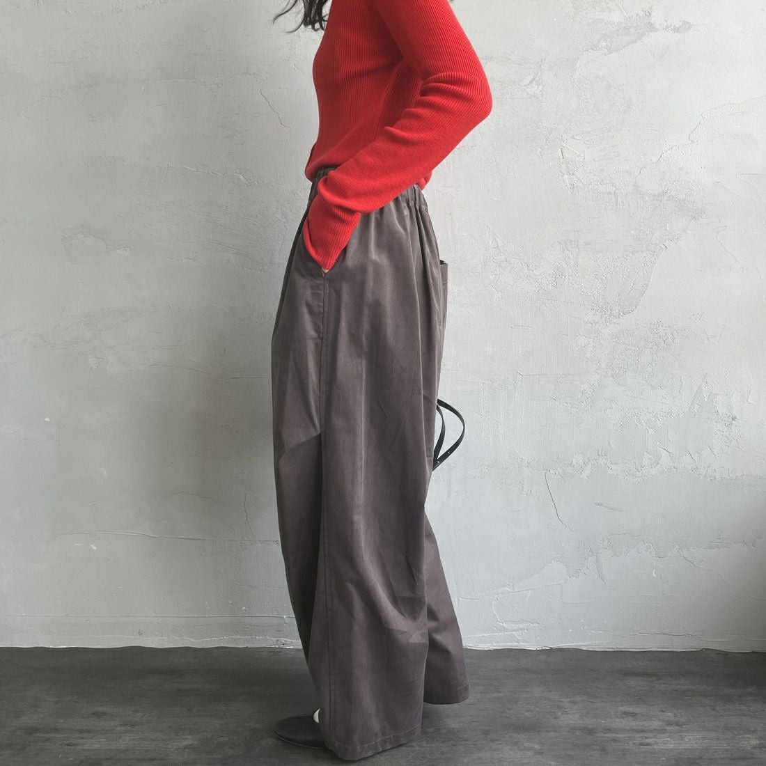 mizuiro ind [ミズイロインド] 別注 コーデュロイワイドパンツ [50053-JF] BROWN &&モデル身長：160cm 着用サイズ：F&&