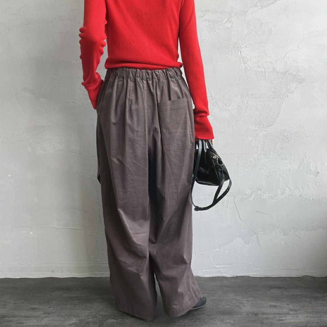 mizuiro ind [ミズイロインド] 別注 コーデュロイワイドパンツ [50053-JF] BROWN &&モデル身長：160cm 着用サイズ：F&&