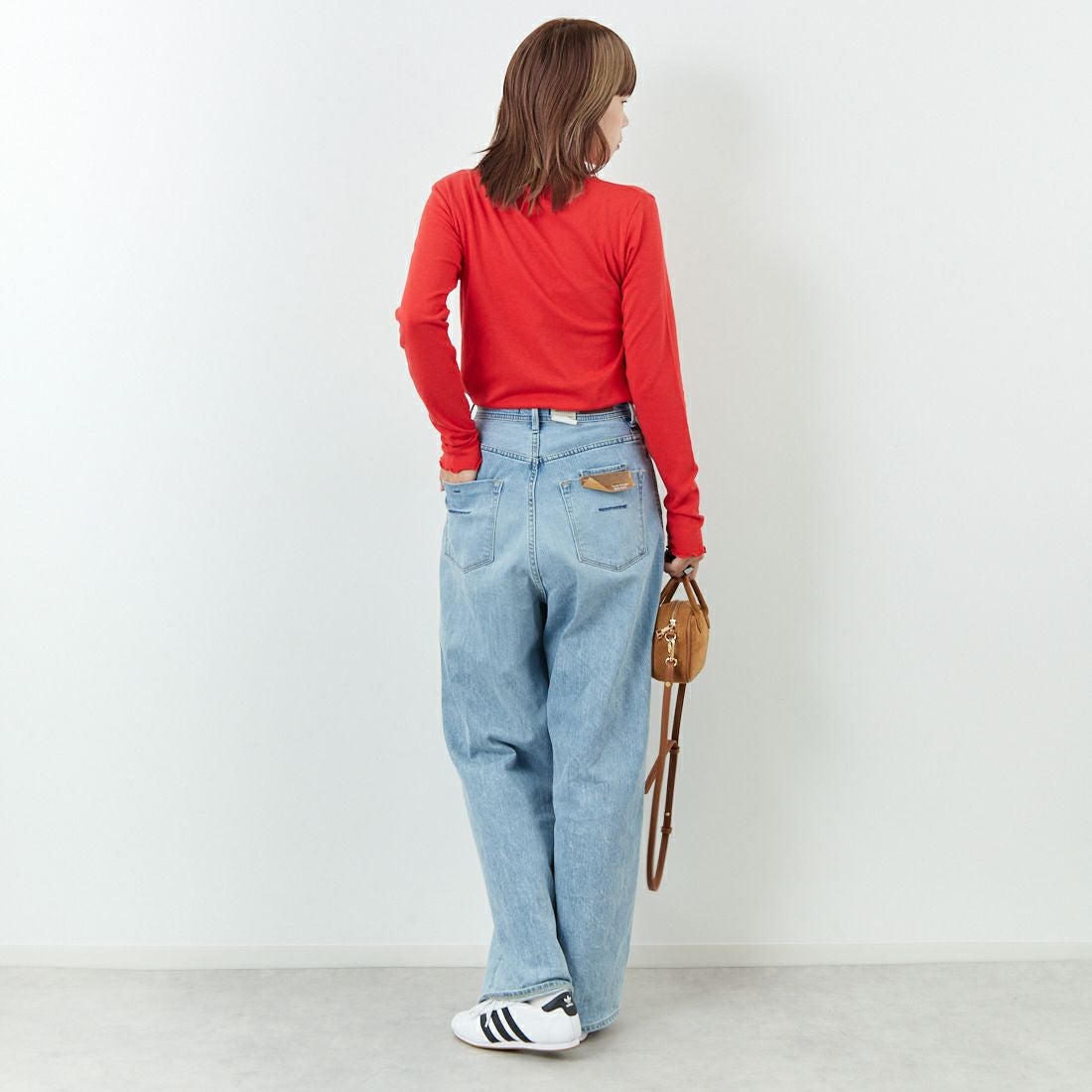 Kelen [ケレン] ハイネックカットソー [LKL25FCS2004] RED &&モデル身長：167cm 着用サイズ：F&&