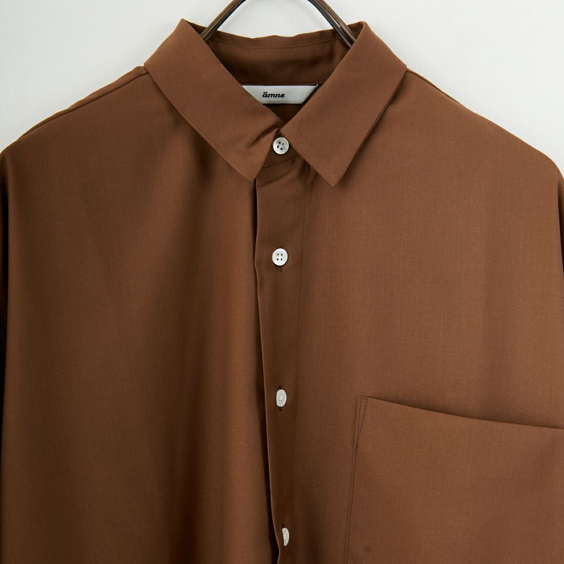amne [アンヌ] ギャバジンクラシックシャツ [AMN-SH-054] BROWN