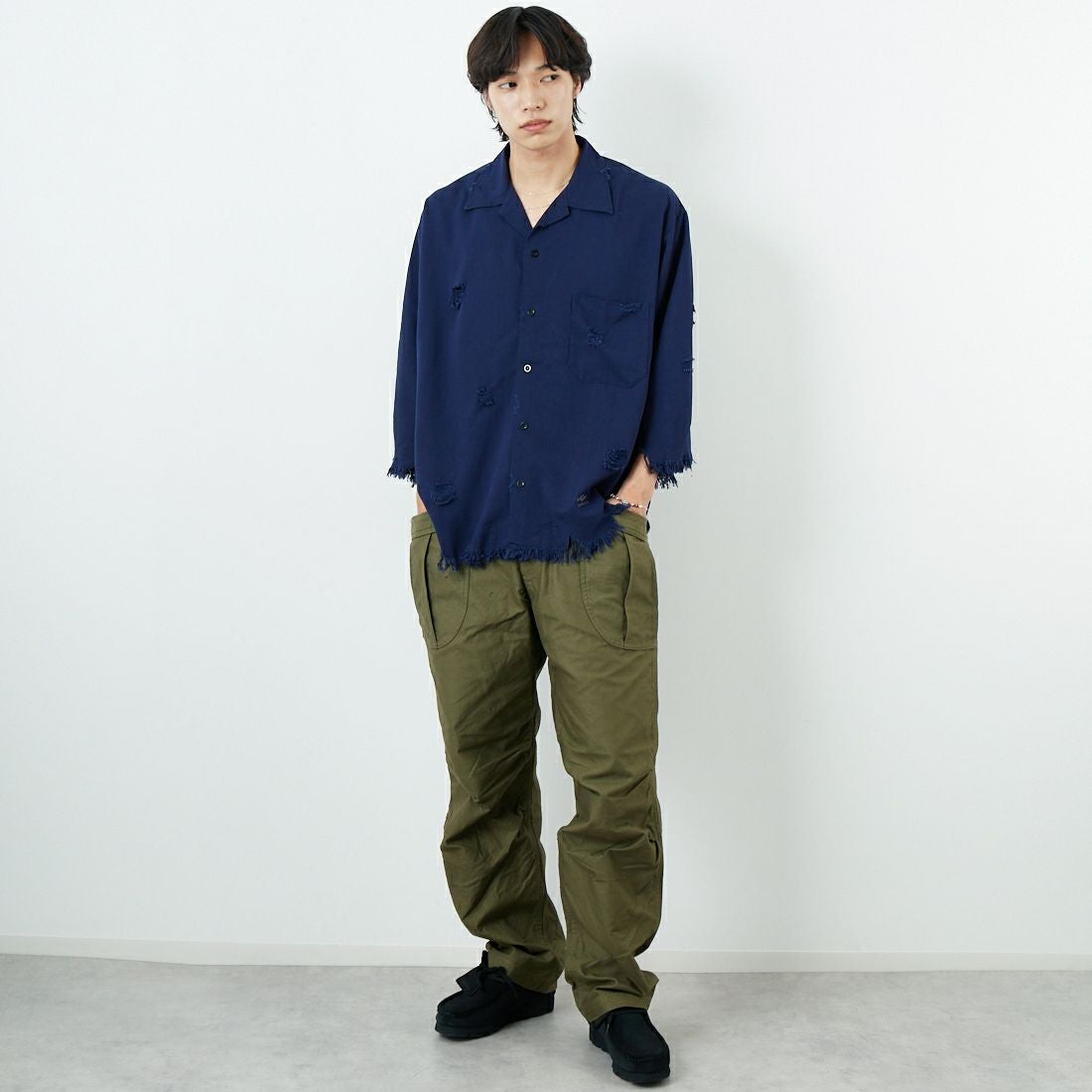 ARMY TWILL SANFORIZED [アーミーツイル サンフォライズド] ダメージソフトツイルシャツ [AM-2557002] NAVY &&モデル身長：179cm 着用サイズ：M&&