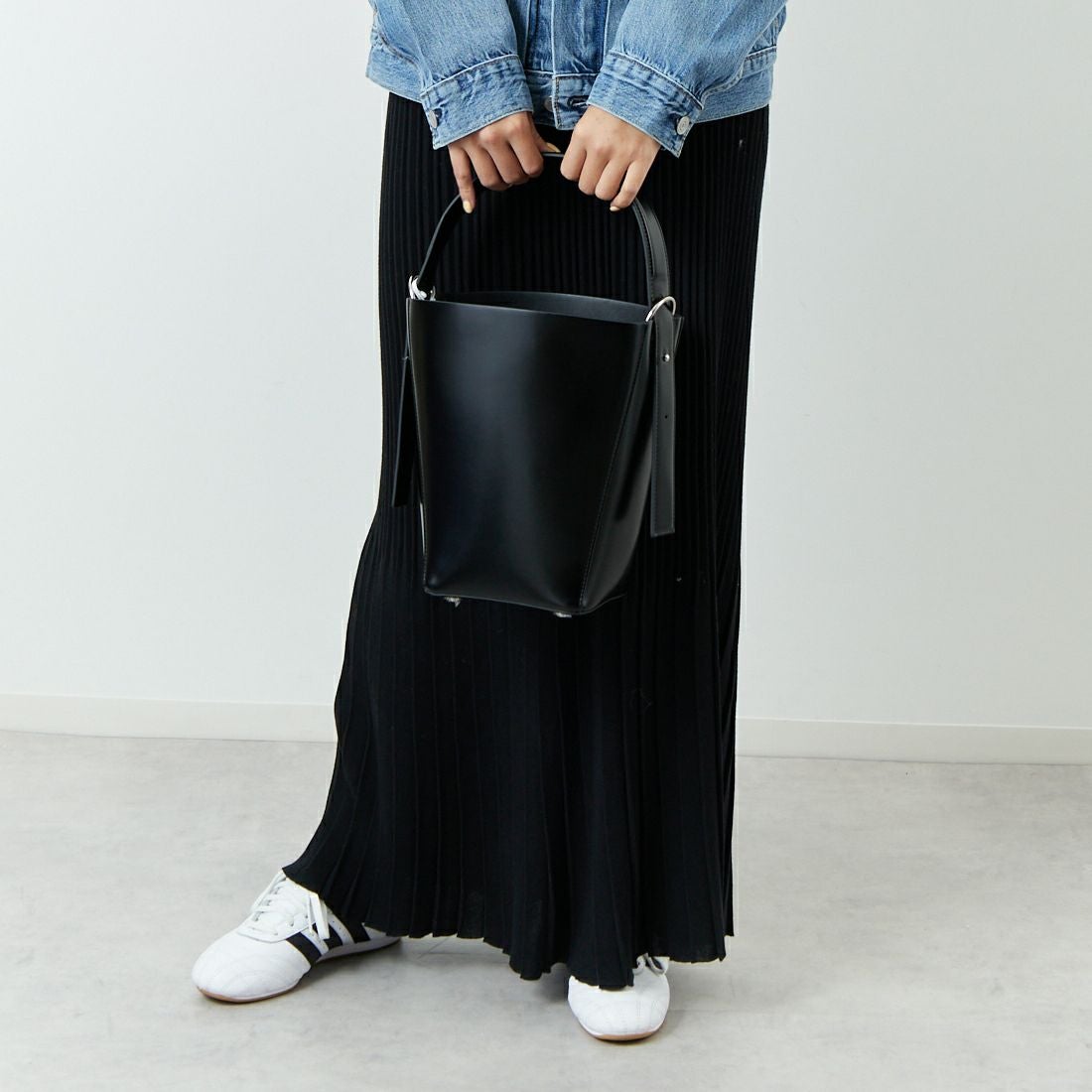 &MyuQ [アンドミューク] LIBER バケツ型トートバッグ [MCB114] BLACK