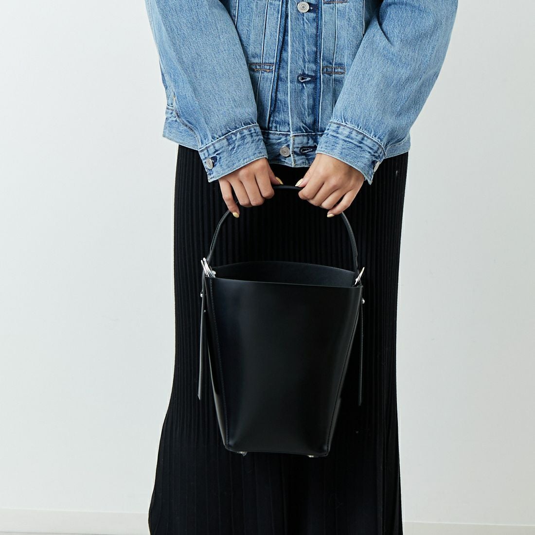 &MyuQ [アンドミューク] LIBER バケツ型トートバッグ [MCB114] BLACK