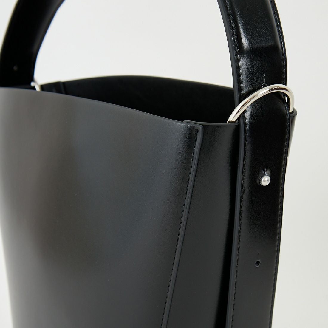 &MyuQ [アンドミューク] LIBER バケツ型トートバッグ [MCB114] BLACK