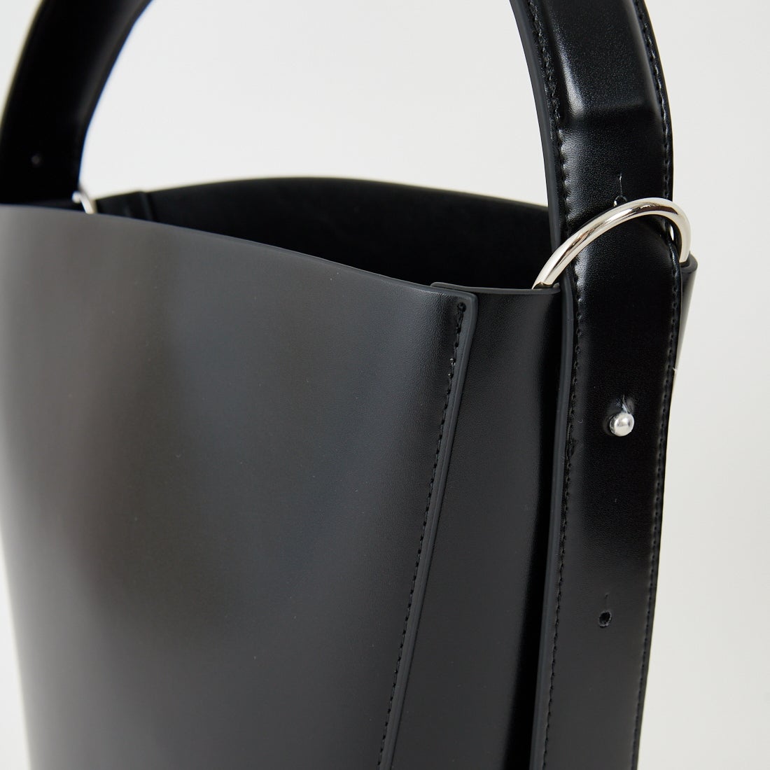 &MyuQ [アンドミューク] LIBER バケツ型トートバッグ [MCB114] BLACK