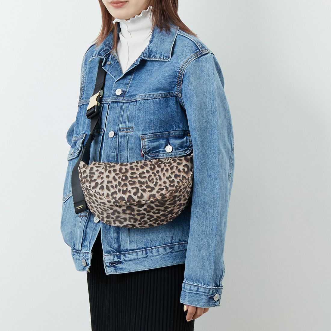 VIOLAd'ORO [ヴィオラドーロ] BIANCA レオパード柄ボディバッグ [V-2257] LEOPARD/BK