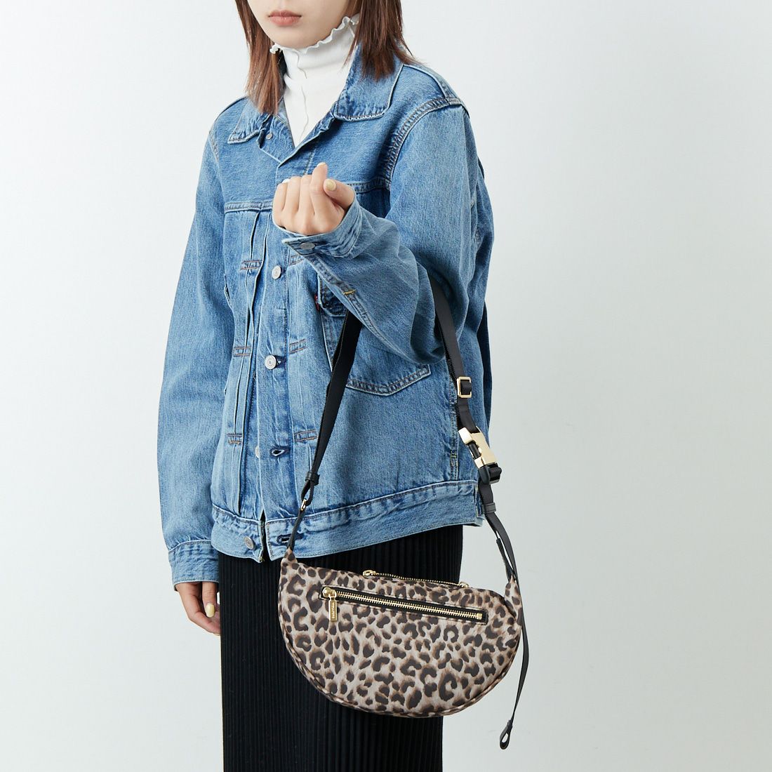 VIOLAd'ORO [ヴィオラドーロ] BIANCA レオパード柄ボディバッグ [V-2257] LEOPARD/BK