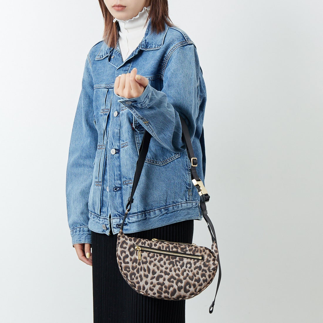 VIOLAd'ORO [ヴィオラドーロ] BIANCA レオパード柄ボディバッグ [V-2257] LEOPARD/BK