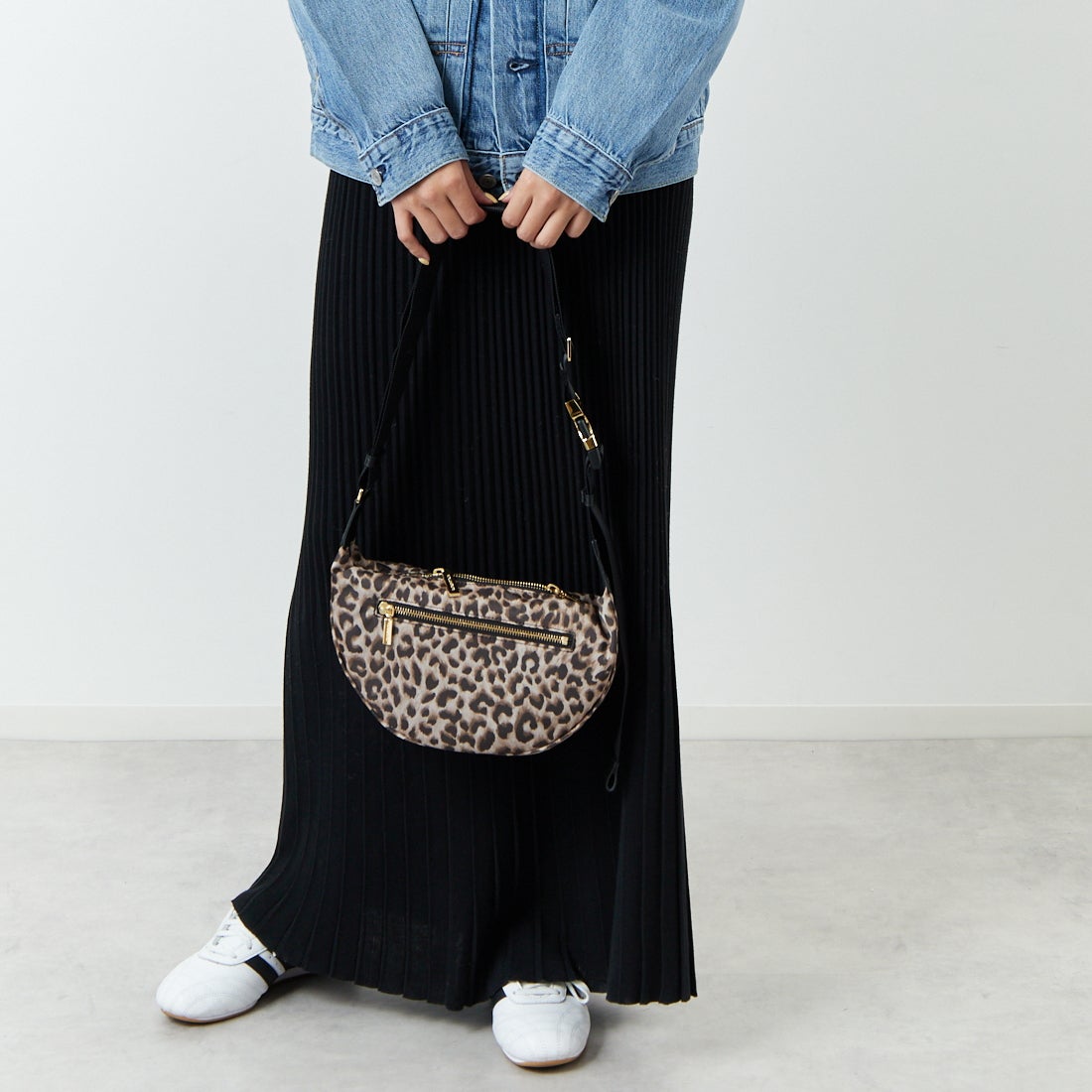 VIOLAd'ORO [ヴィオラドーロ] BIANCA レオパード柄ボディバッグ [V-2257] LEOPARD/BK