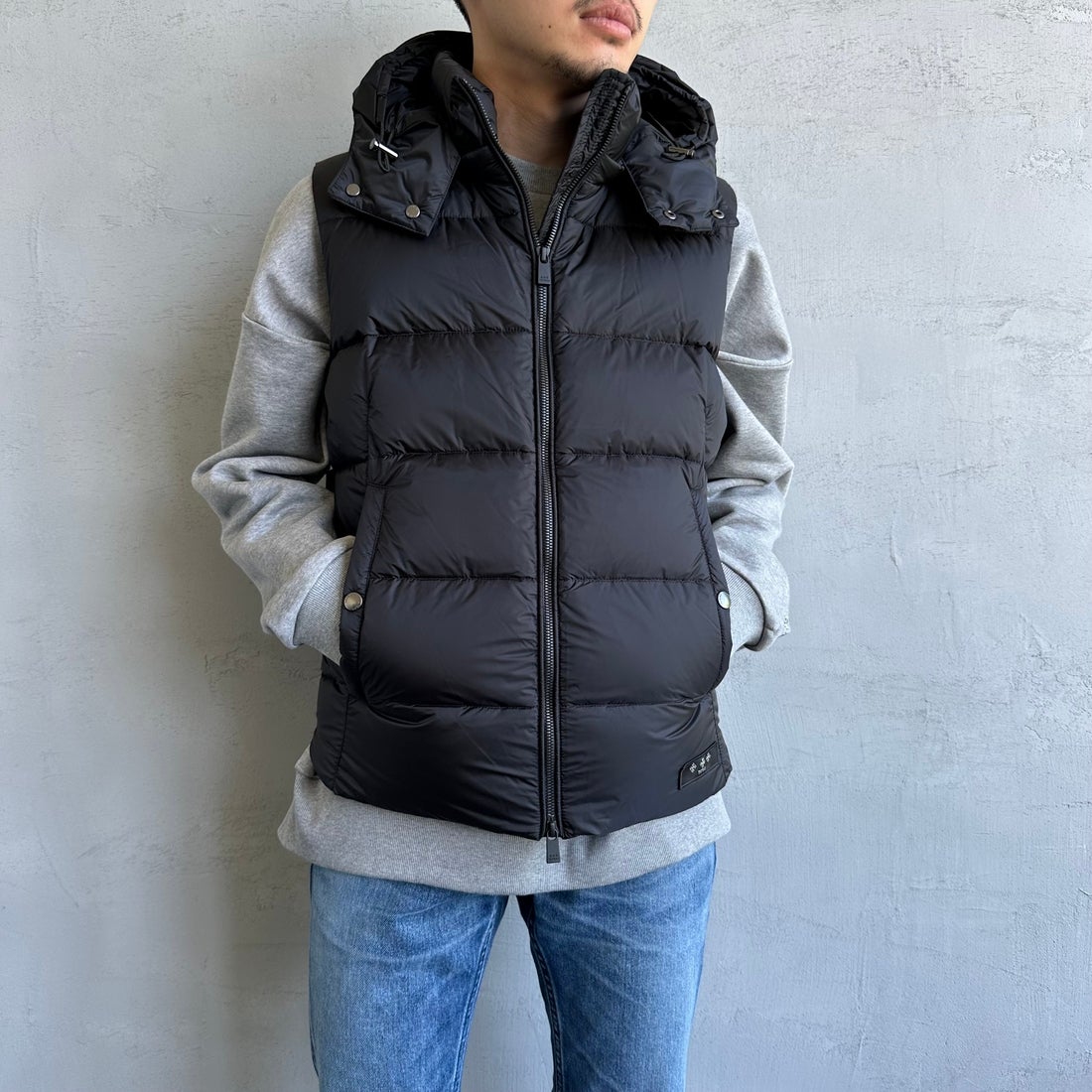 TATRAS [タトラス] POSEIDONE ダウンベスト [MJXA0003013588] BLACK &&モデル身長：168cm 着用サイズ：2&&