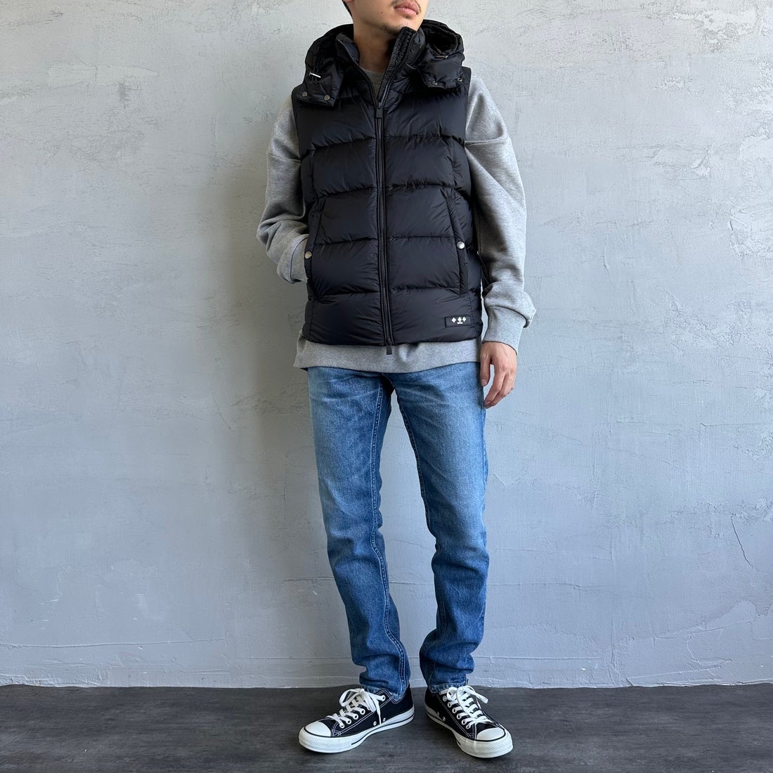 TATRAS [タトラス] POSEIDONE ダウンベスト [MJXA0003013588] BLACK &&モデル身長：168cm 着用サイズ：2&&