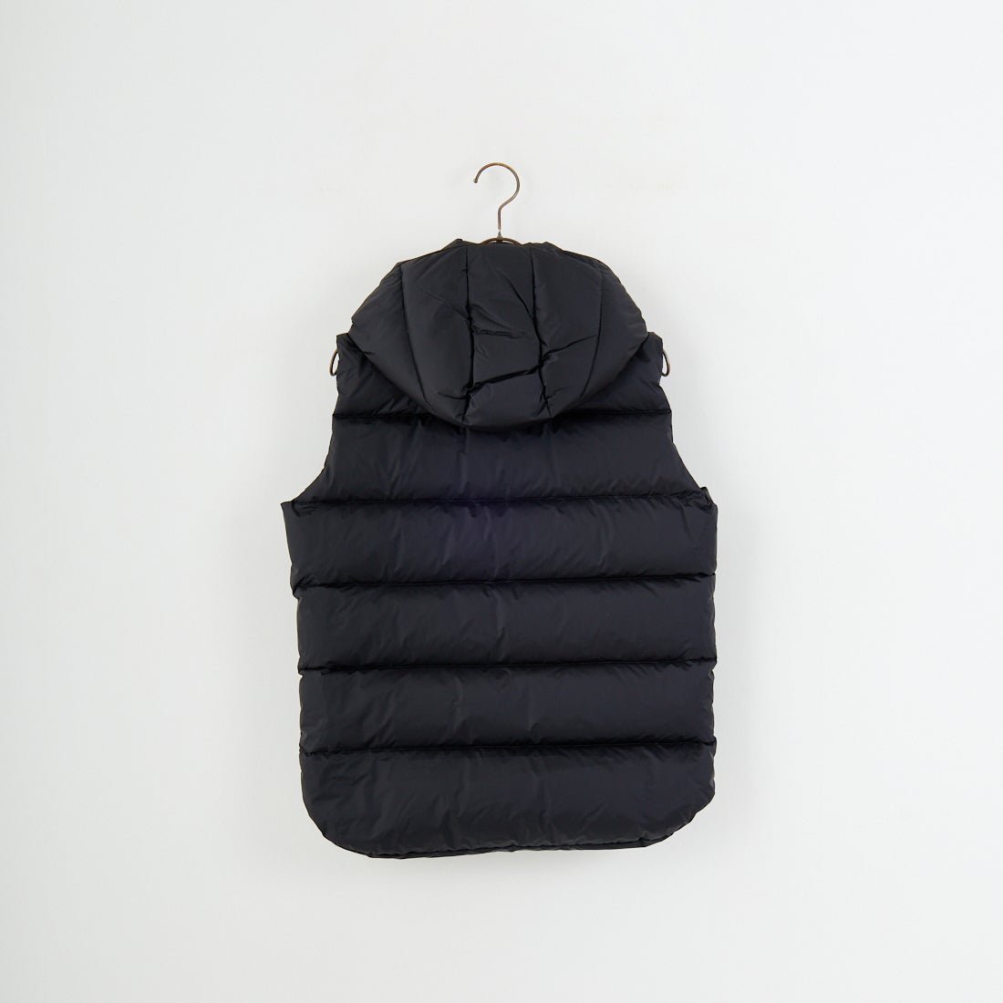 TATRAS [タトラス] POSEIDONE ダウンベスト [MJXA0003013588] BLACK &&モデル身長：168cm 着用サイズ：2&&