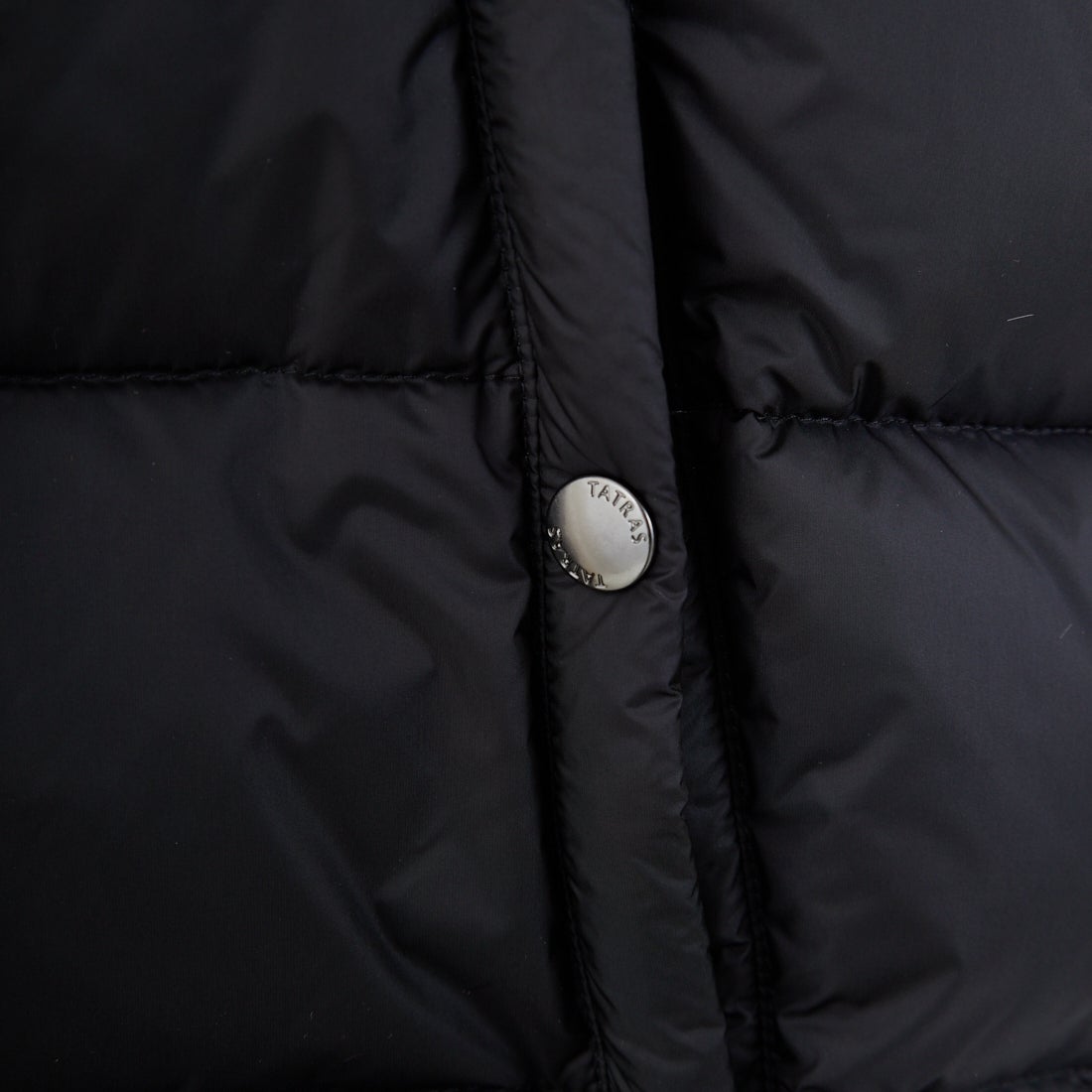 TATRAS [タトラス] POSEIDONE ダウンベスト [MJXA0003013588] BLACK &&モデル身長：168cm 着用サイズ：2&&