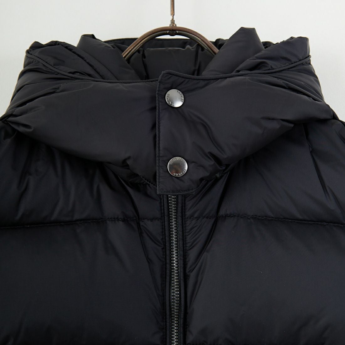 TATRAS [タトラス] POSEIDONE ダウンベスト [MJXA0003013588] BLACK &&モデル身長：168cm 着用サイズ：2&&