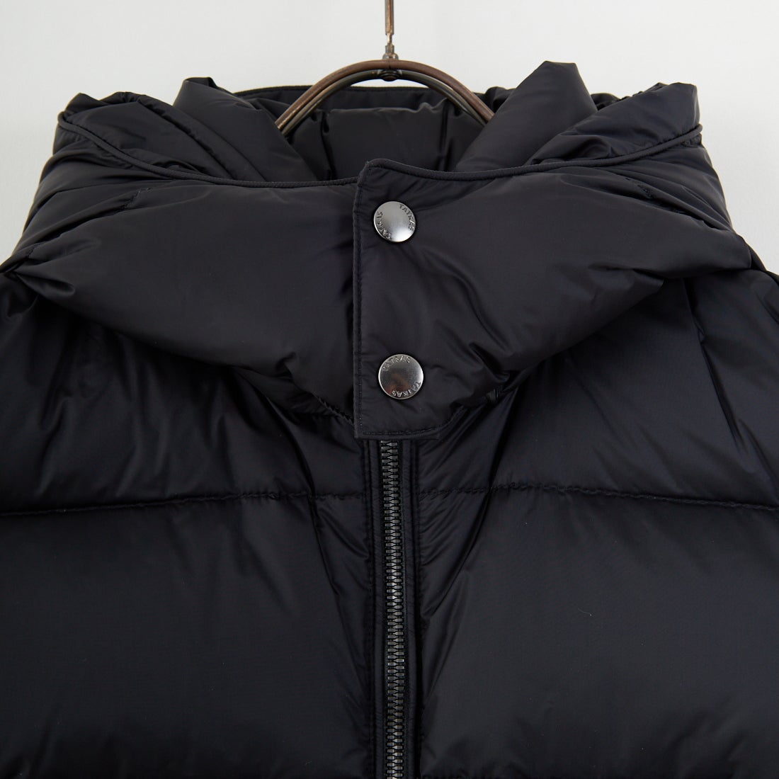 TATRAS [タトラス] POSEIDONE ダウンベスト [MJXA0003013588] BLACK &&モデル身長：168cm 着用サイズ：2&&