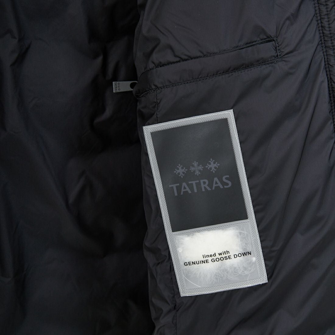 TATRAS [タトラス] POSEIDONE ダウンベスト [MJXA0003013588] BLACK &&モデル身長：168cm 着用サイズ：2&&