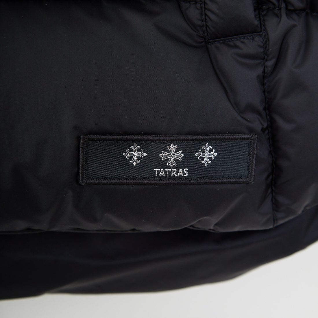 TATRAS [タトラス] POSEIDONE ダウンベスト [MJXA0003013588] BLACK &&モデル身長：168cm 着用サイズ：2&&