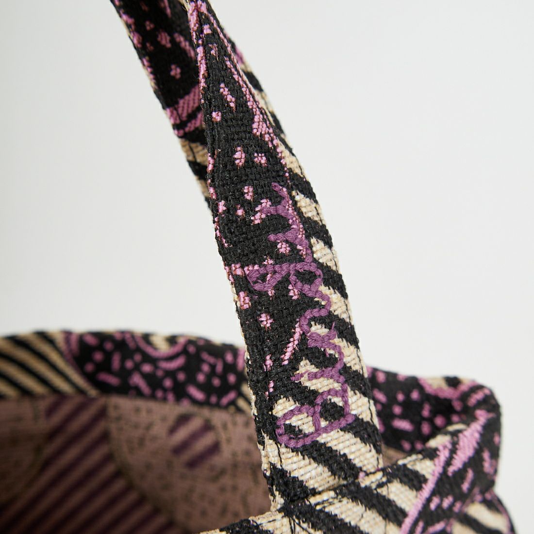 Bindu [ビンドゥー] ドーナツジャガード リバーストートバッグ [BBB-2152] NATURAL BK