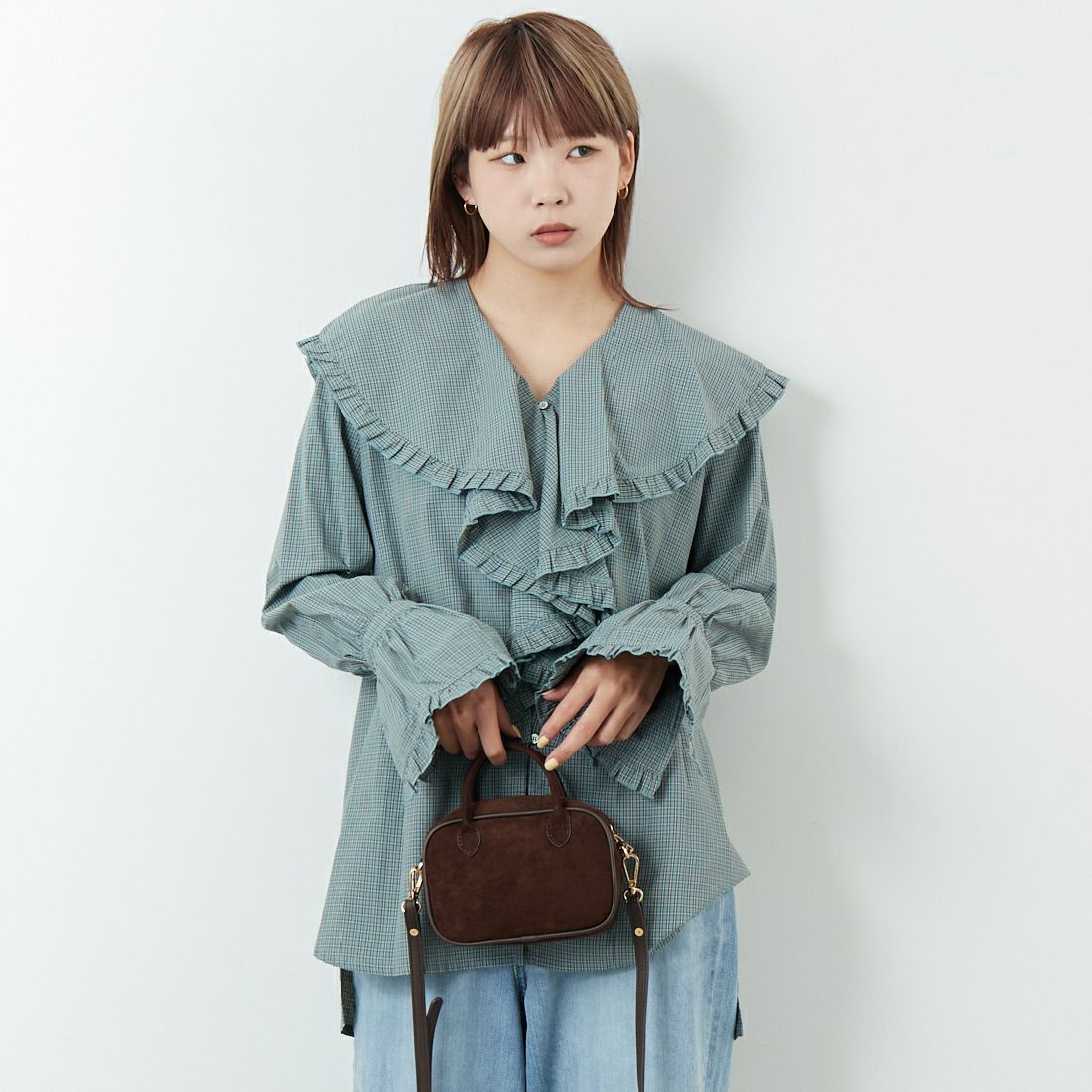 WHYTO. [ホワイト] チェックフリルブラウス [WHT25FBL4077] LTBLUE &&モデル身長：167cm 着用サイズ：36&&