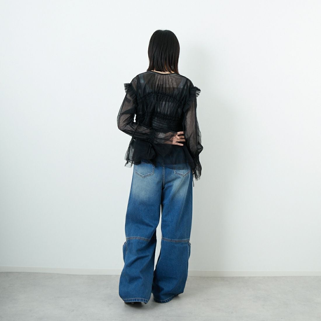 MAISON SPECIAL [メゾンスペシャル] 2WAYフリルギャザーチュールトップス [21252315707] BLK &&モデル身長：162cm 着用サイズ：F&&