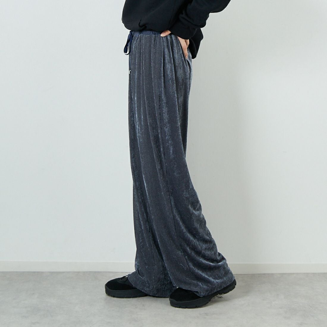 CHIGNON [シニヨン] ベロアメッシュパンツ [3754-053KK] GRAY &&モデル身長：162cm 着用サイズ：F&&