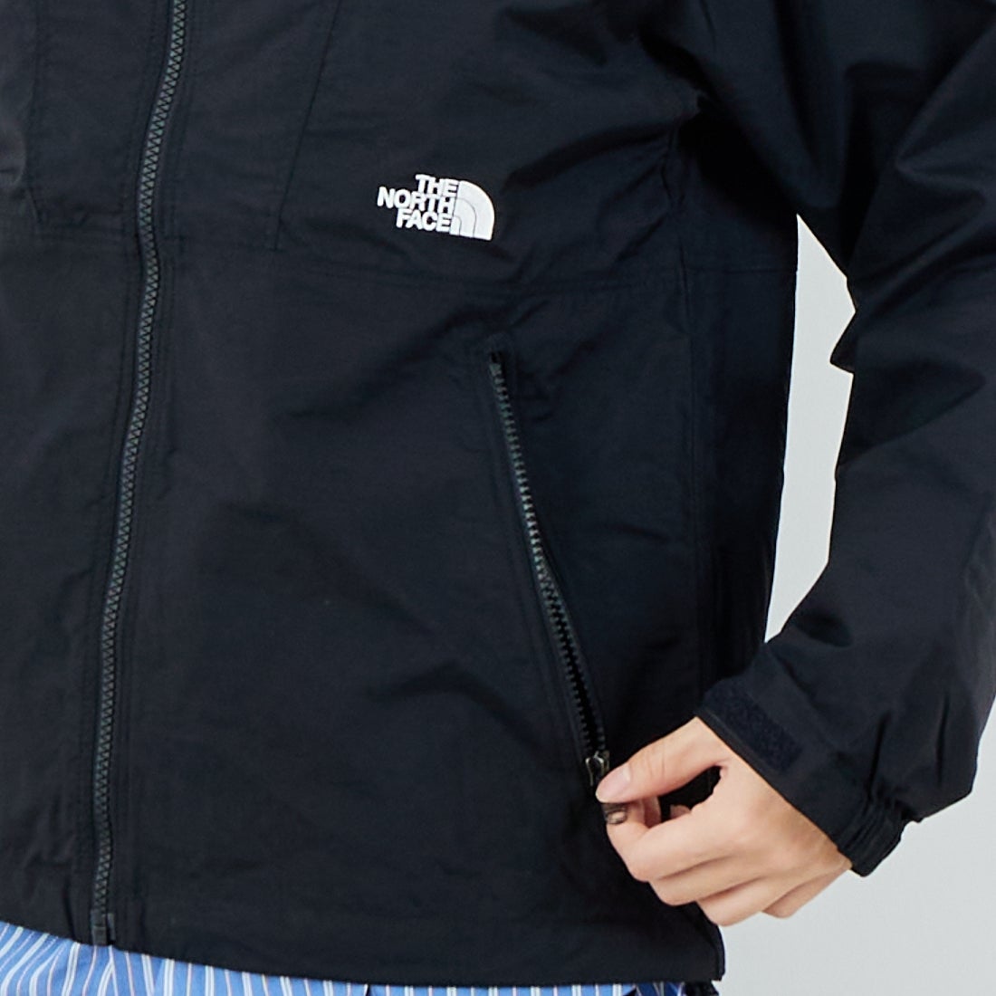 THE NORTH FACE [ザ ノースフェイス] コンパクトジャケット [NPW72530] K &&モデル身長：162cm 着用サイズ：M&&