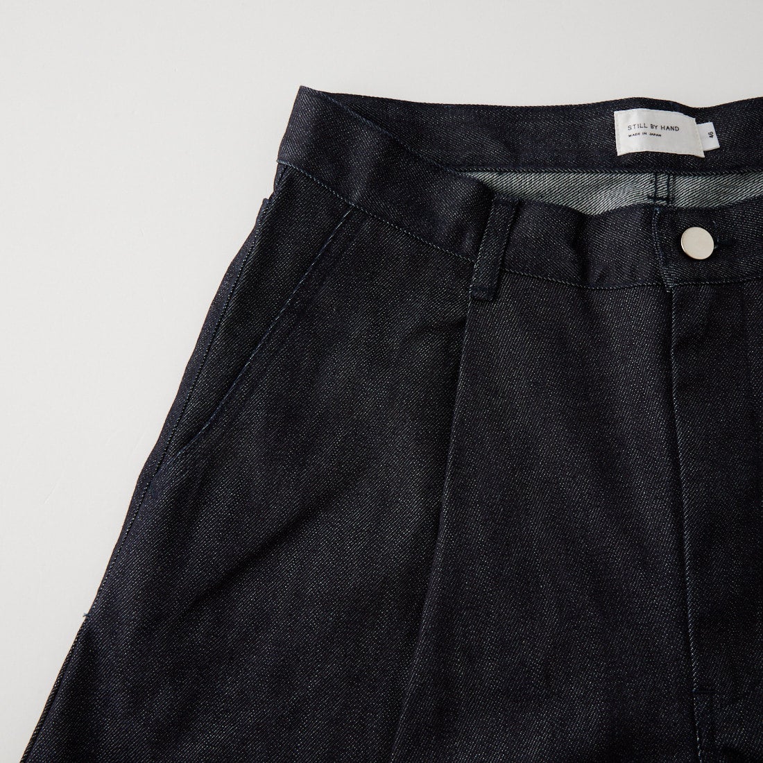 STILL BY HAND [スティルバイハンド] ディープタックワイドデニムパンツ [DN01253] NAVY