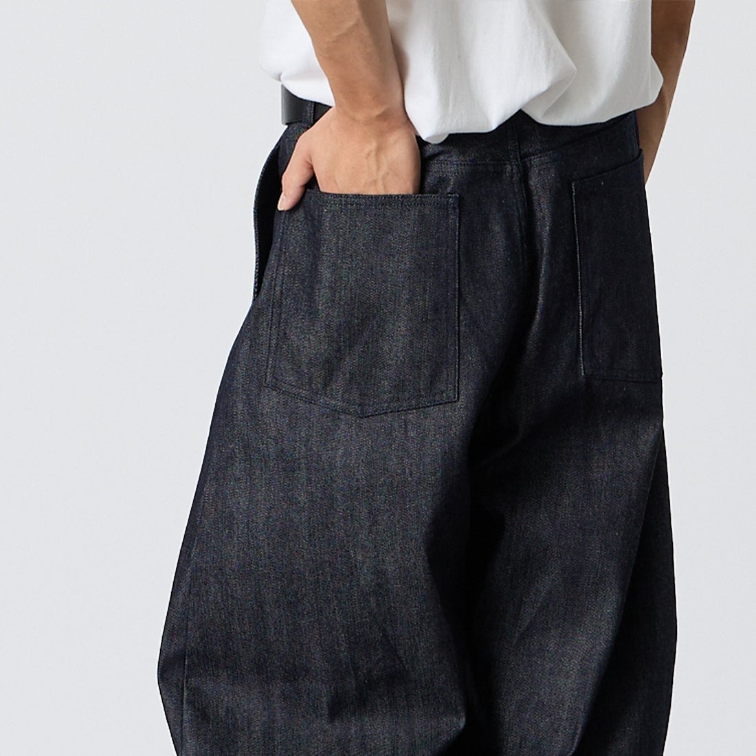 STILL BY HAND [スティルバイハンド] ディープタックワイドデニムパンツ [DN01253] NAVY &&モデル身長：175cm 着用サイズ：46&&