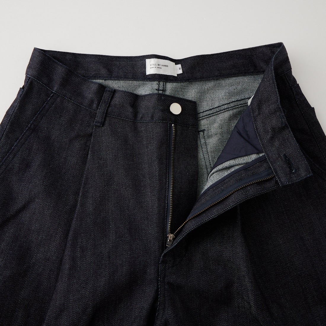 STILL BY HAND [スティルバイハンド] ディープタックワイドデニムパンツ [DN01253] NAVY