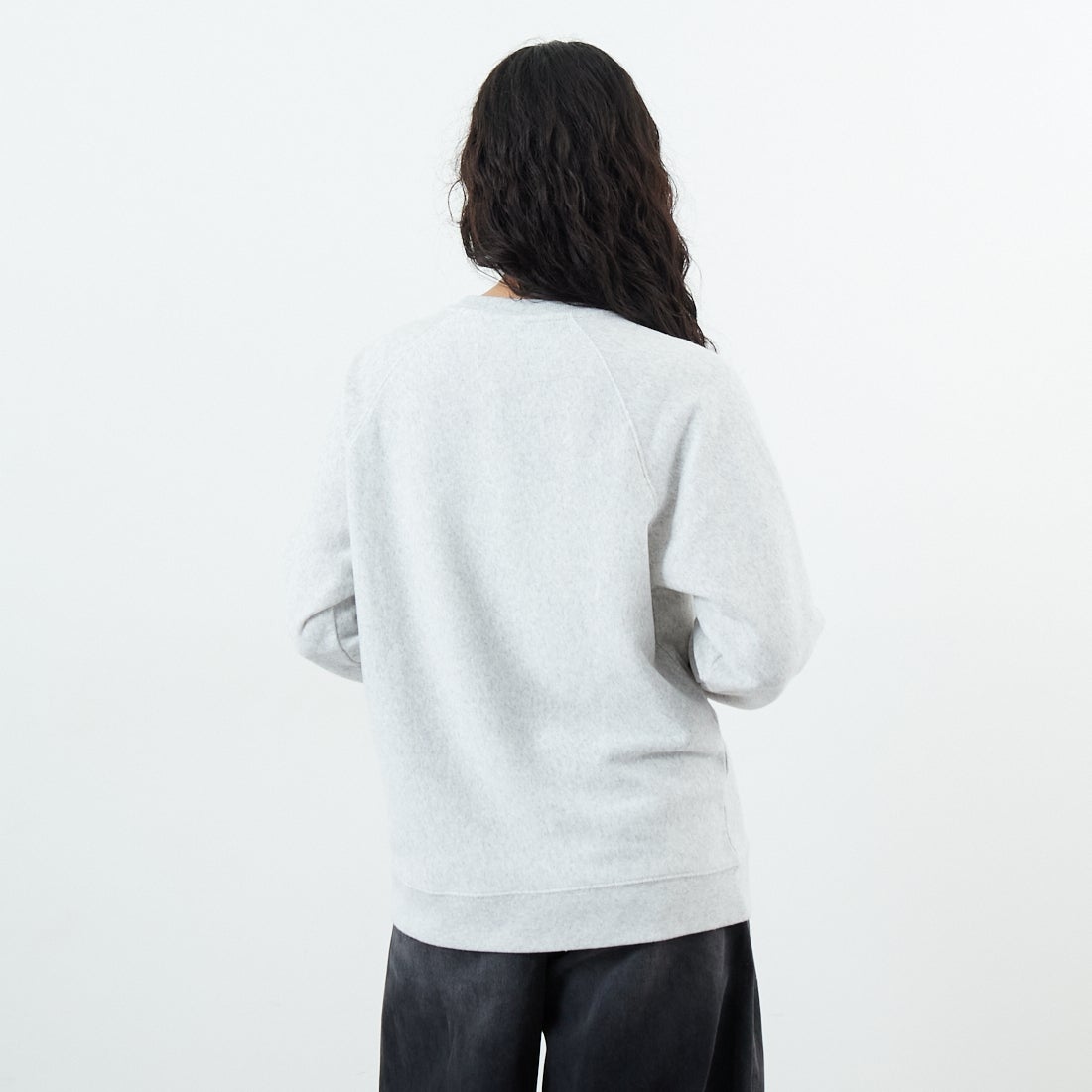 Sporty&Rich [スポ0ーティアンドリッチ] カリフォルニアエンブレム ソフトクルーネックスウェット [ST082625508] H.GRAY &&モデル身長：162cm 着用サイズ：S&&